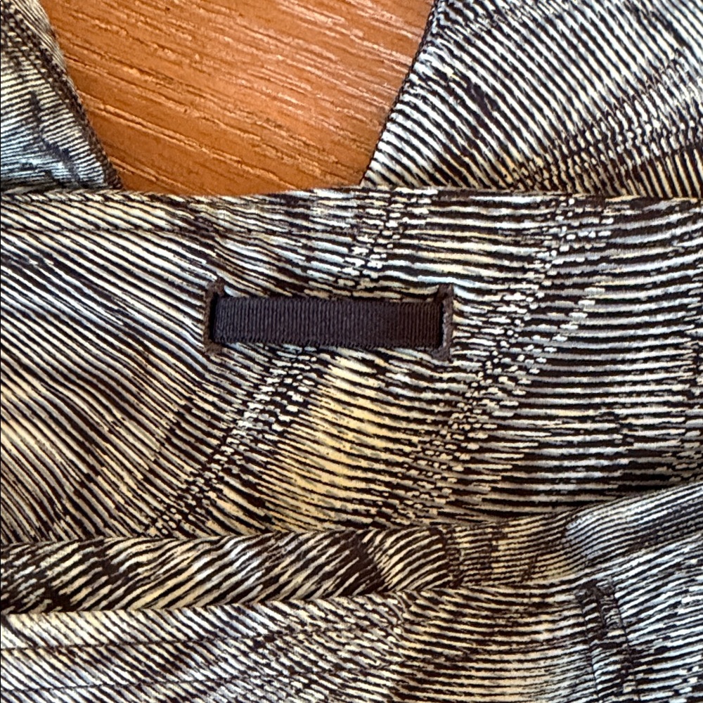 Patterned High-Waist Leggings - Green and Black Lululemon Leggings - Picture 6 of 7